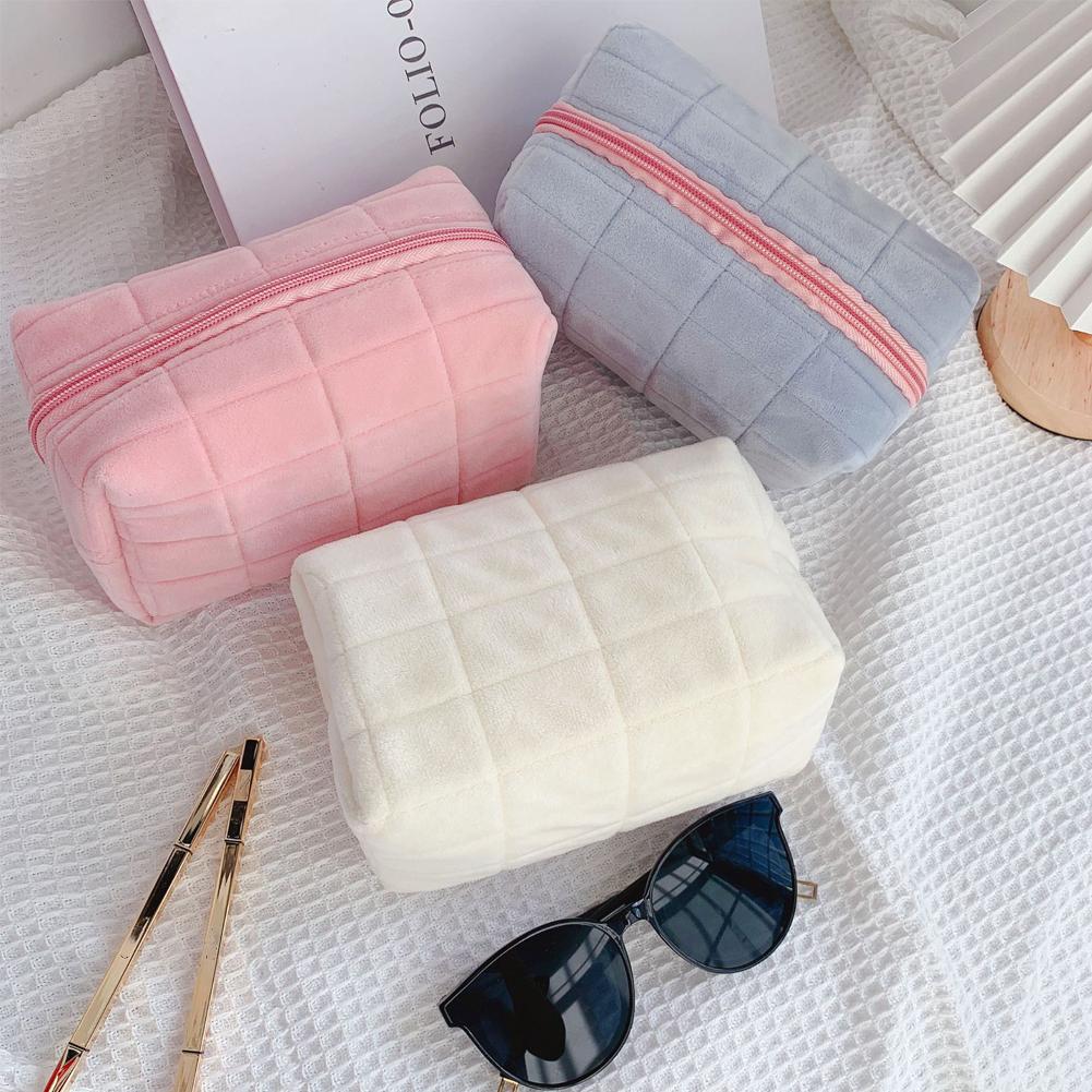 Tas Makeup Bulu Halus Lucu Unt - Beauty Makeup Women ulasan dan harga